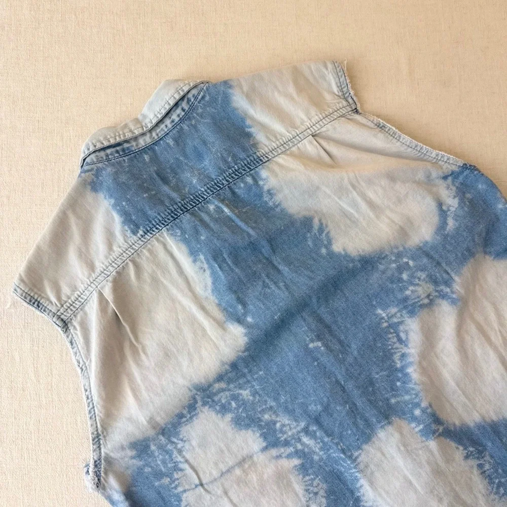 PacSun Mens Medium Bleached Denim Sleeveless‎ Button Down Shirt Blue Tie Dye